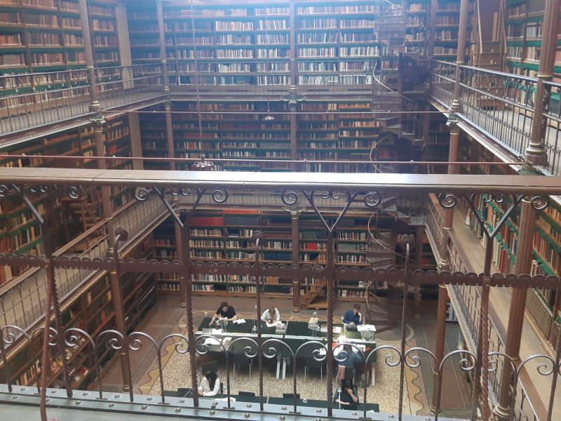 Raamatukogu Rijksmuseumis.